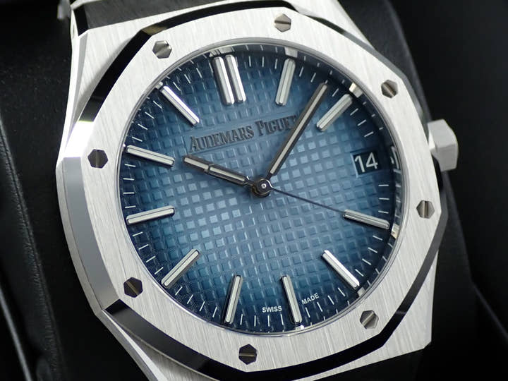 オーデマピゲ ロイヤルオーク Ref.15510BC.OO.1320BC.02 ホワイトゴールド スモークブルー文字盤