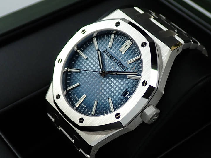 オーデマピゲ ロイヤルオーク Ref.15510BC.OO.1320BC.02 ホワイトゴールド スモークブルー文字盤