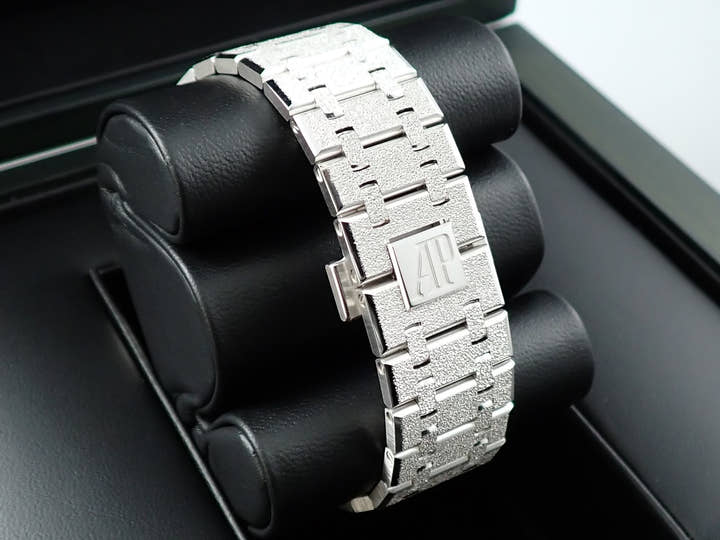 オーデマピゲ ロイヤルオーク クロノグラフ Ref.26240BC.GG.1324BC.01 ホワイトゴールド グレー/ブラック文字盤