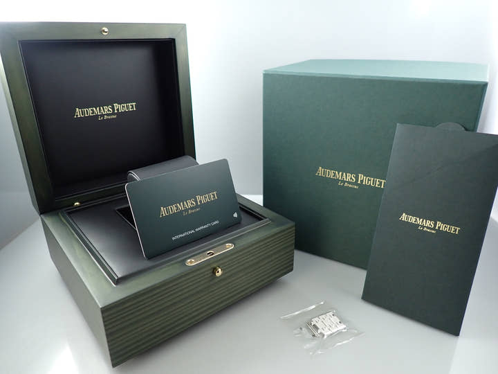 オーデマピゲ ロイヤルオーク クロノグラフ Ref.26240BC.GG.1324BC.01 ホワイトゴールド グレー/ブラック文字盤