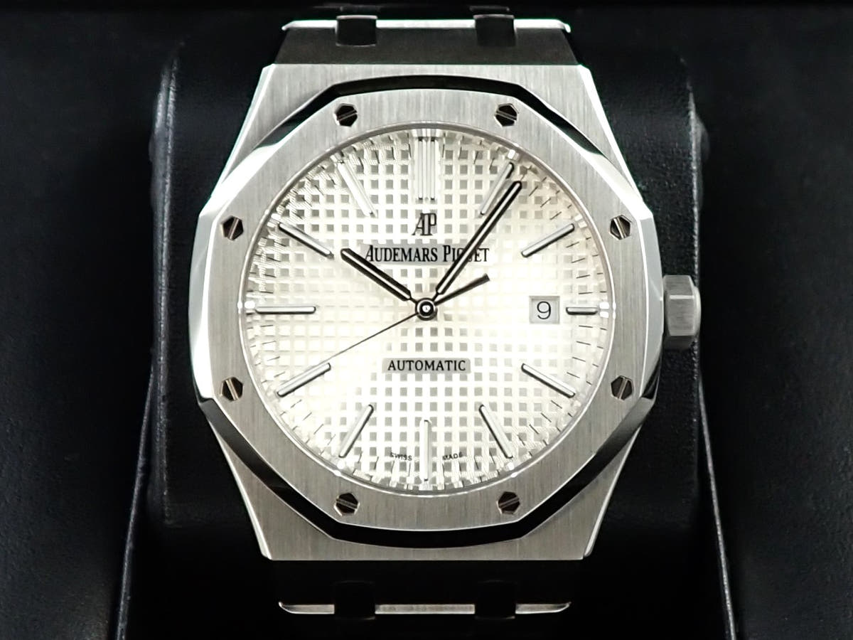 オーデマピゲ ロイヤルオーク Ref.15400ST.OO.1220ST.02 ステンレススチール シルバー文字盤