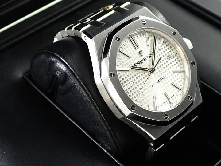 オーデマピゲ ロイヤルオーク Ref.15400ST.OO.1220ST.02 ステンレススチール シルバー文字盤