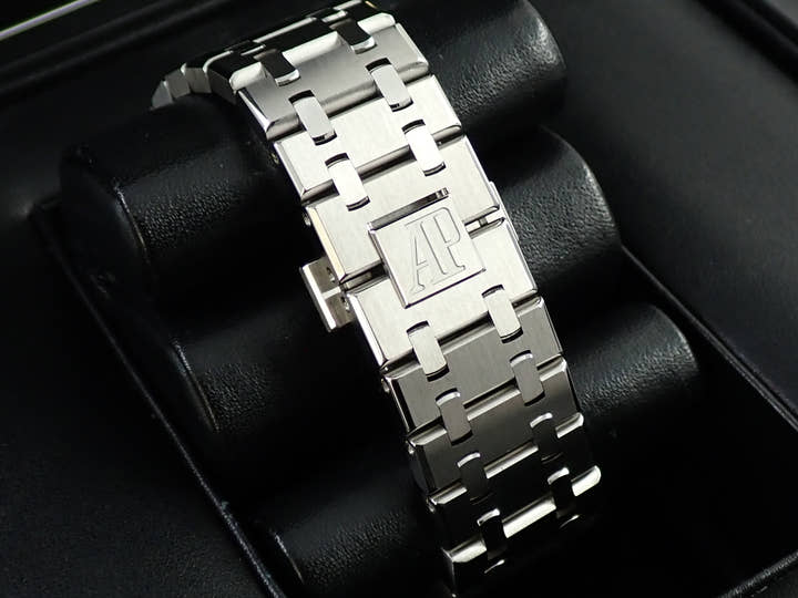 オーデマピゲ ロイヤルオーク Ref.15400ST.OO.1220ST.02 ステンレススチール シルバー文字盤