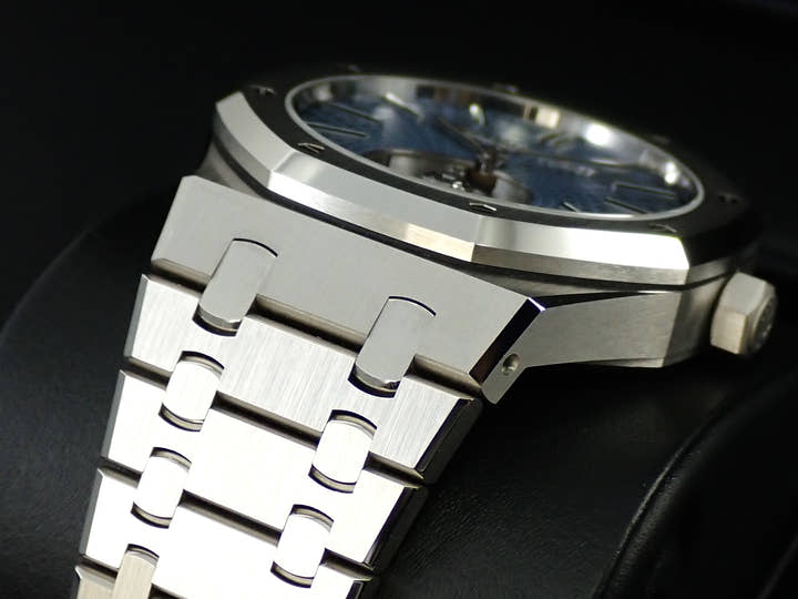 オーデマピゲ ロイヤルオーク フライング トゥールビヨン Ref.26530PT.OO.1220PT.01 プラチナ ライトブルー文字盤