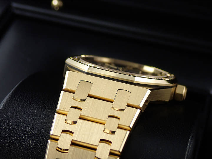 オーデマピゲ ロイヤルオーク クォーツ Ref.67651BA.ZZ.1261BA.02 イエローゴールド ブルー文字盤