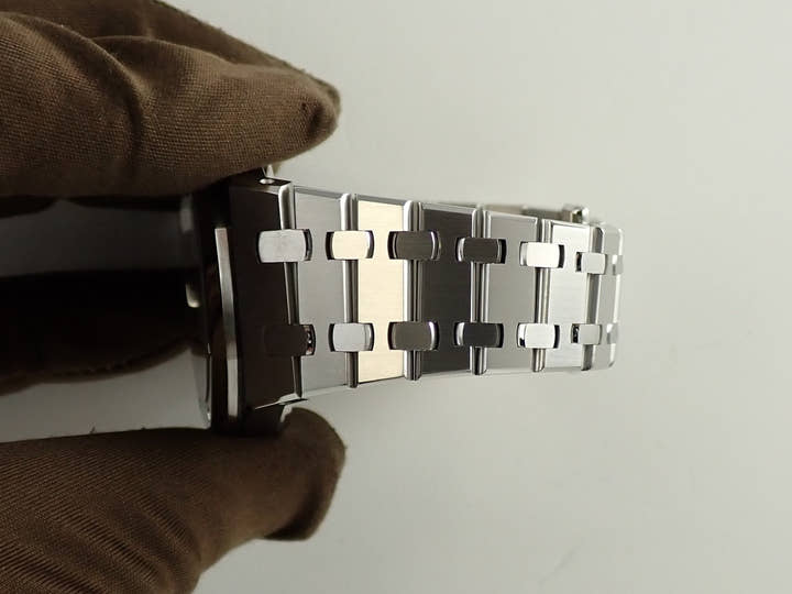 オーデマピゲ ロイヤルオーク Ref.15450ST.OO.1256ST.01 ステンレススチール シルバー文字盤