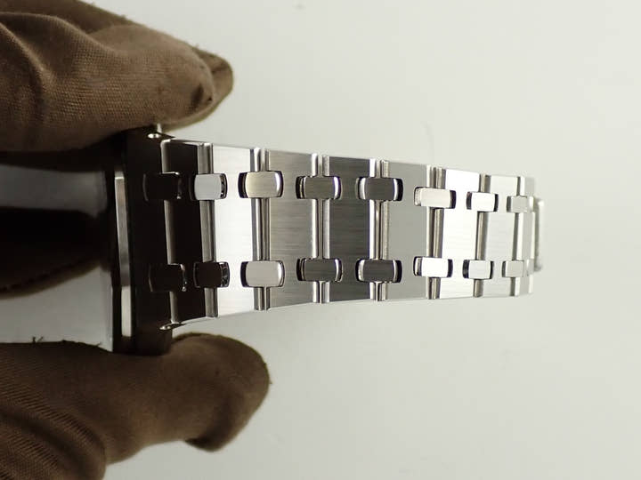 オーデマピゲ ロイヤルオーク ニックファルド Ref.15190SP.OO.0789ST.01 ステンレススチール/プラチナ ブラック文字盤