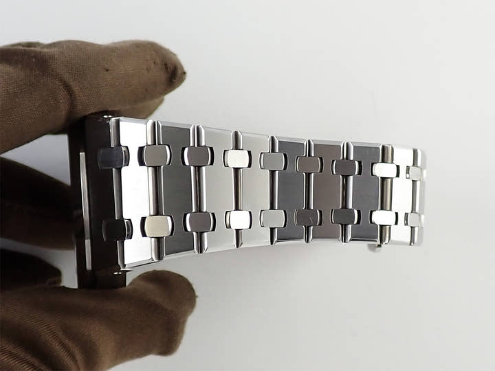 オーデマピゲ ロイヤルオーク Ref.15300ST.OO.1220ST.03 ステンレススチール ブラック文字盤