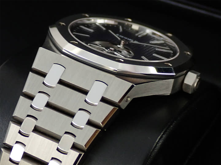 オーデマピゲ ロイヤルオーク トゥールビヨン エクストラ シン Ref.26510IP.OO.1220IP.01 チタン スモークブルーダイヤル文字盤