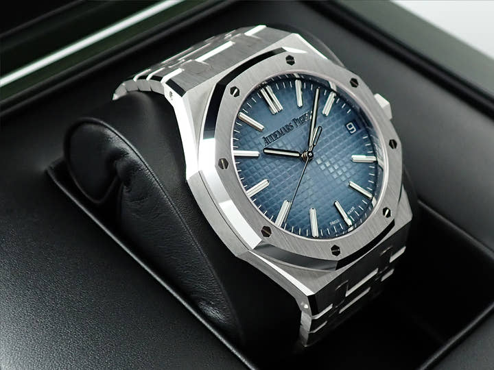 オーデマピゲ ロイヤルオーク Ref.15510BC.OO.1320BC.02 ホワイトゴールド スモークブルー文字盤