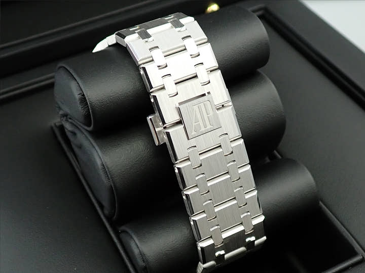 オーデマピゲ ロイヤルオーク クロノグラフ Ref.26239BC.OO.1220BC.01 ホワイトゴールド ブルー文字盤