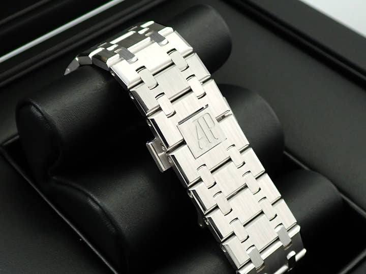 オーデマピゲ ロイヤルオーク クロノグラフ Ref.26239BC.OO.1220BC.01 ホワイトゴールド ブルー文字盤