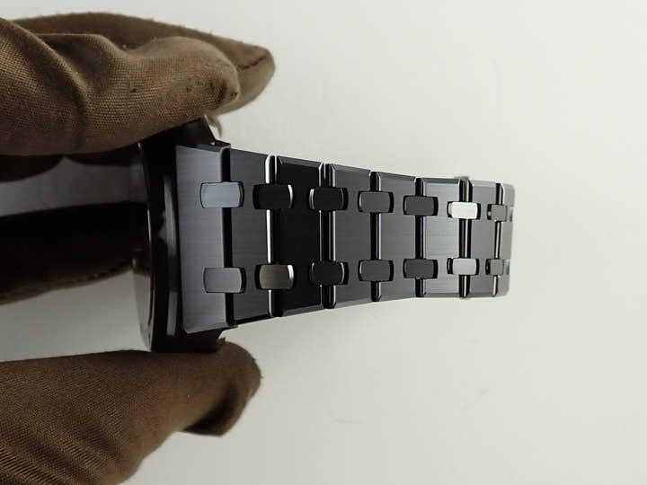 オーデマピゲ ロイヤルオーク クロノグラフ Ref.26240CE.OO.1225CE.02 ブラックセラミック ブラック文字盤