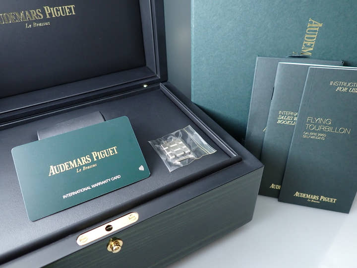 オーデマピゲ ロイヤルオーク フライング トゥールビヨン Ref.26535PT.ZZ.1220PT.01 プラチナ ライトブルー文字盤