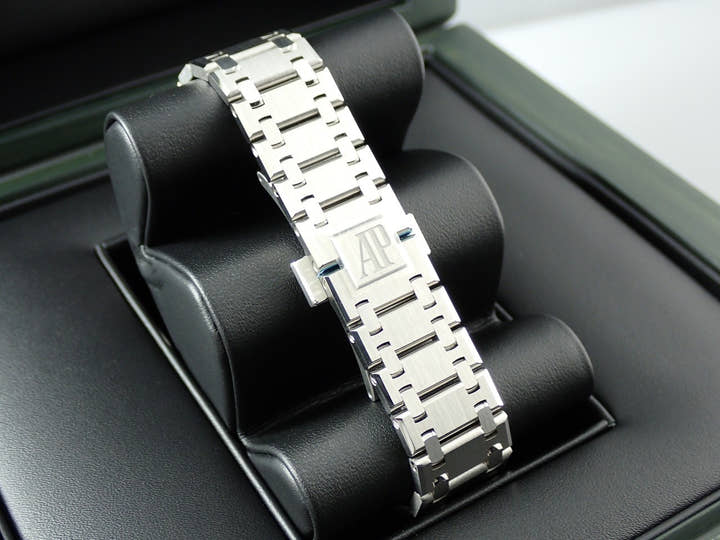 オーデマピゲ ロイヤルオーク ジャンボ エクストラ シン Ref.16202ST.OO.1240ST.02 ステンレススチール ナイトブルー文字盤