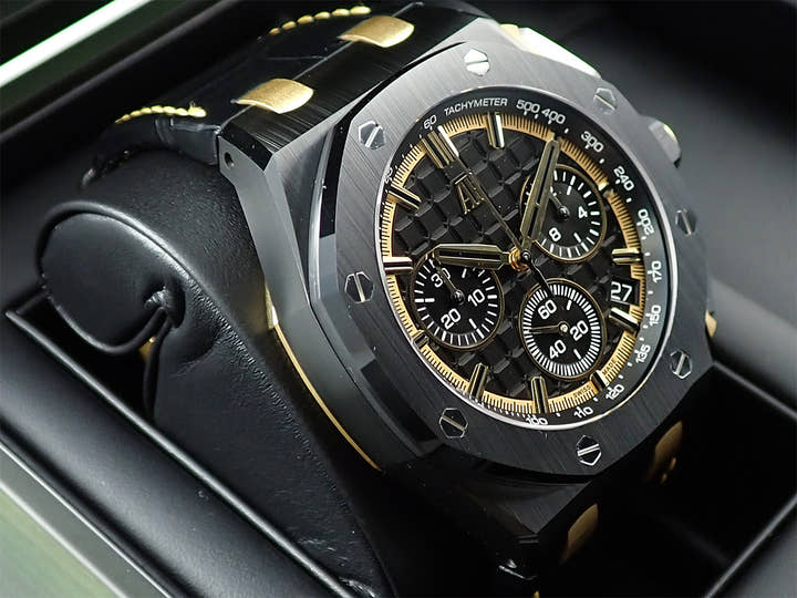 オーデマピゲ ロイヤルオーク オフショア クロノグラフ Ref.26420CE.OO.A127CR.01 セラミック/イエローゴールド ブラック文字盤
