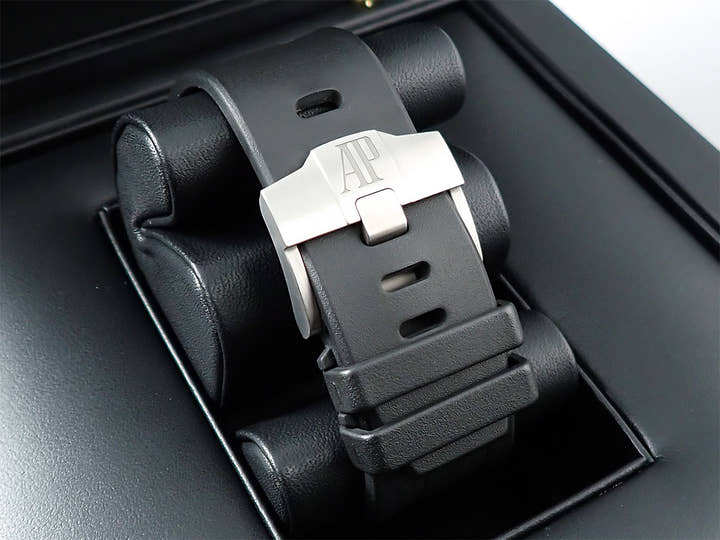 オーデマピゲ ロイヤルオーク オフショア クロノグラフ Ref.26405CE.OO.A002CA.02 セラミック ブラック文字盤