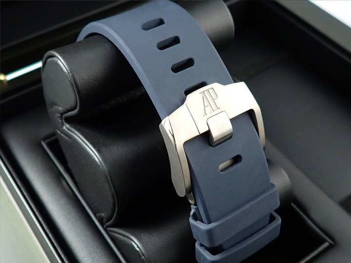 オーデマピゲ ロイヤルオーク オフショア クロノグラフ Ref.26420TI.OO.A027CA.01 チタン ブルー文字盤