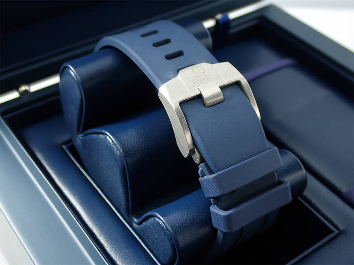 オーデマピゲ ロイヤルオーク オフショア ミュージックエディション Ref.15600TI.OO.A343CA.01 チタン ブルー文字盤