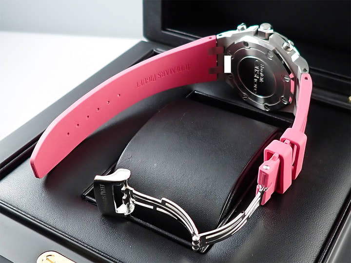 オーデマピゲ ロイヤルオーク オフショア クロノグラフ Ref.26231ST.ZZ.D069CA.01 ステンレススチール ピンク文字盤