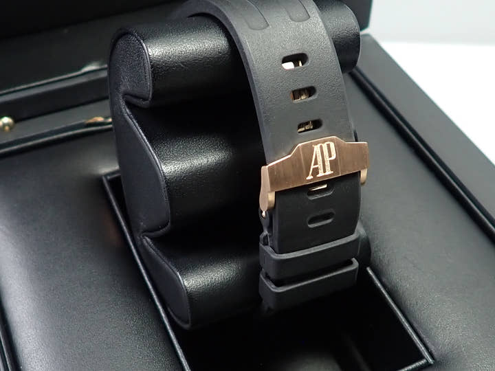 Audemars Piguet Royal Oak Offshore Chronograph <Warranty, Box, etc.>