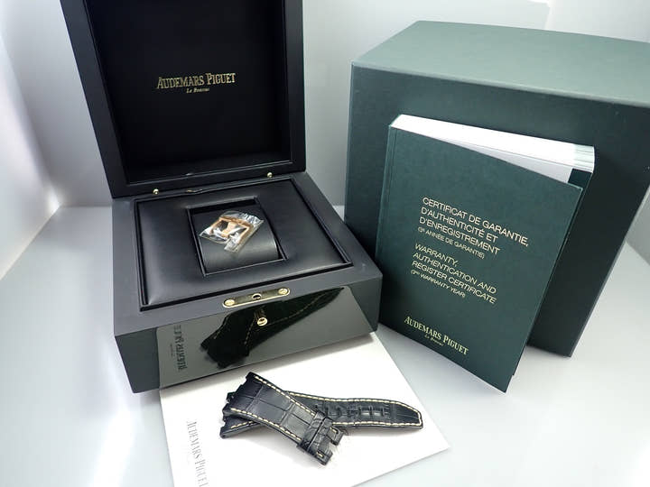 Audemars Piguet Royal Oak Offshore Chronograph <Warranty, Box, etc.>