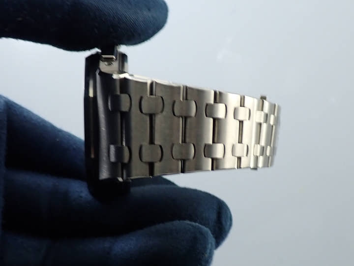 Audemars Piguet Royal Oak Offshore Chronograph <Warranty, Box, etc.>