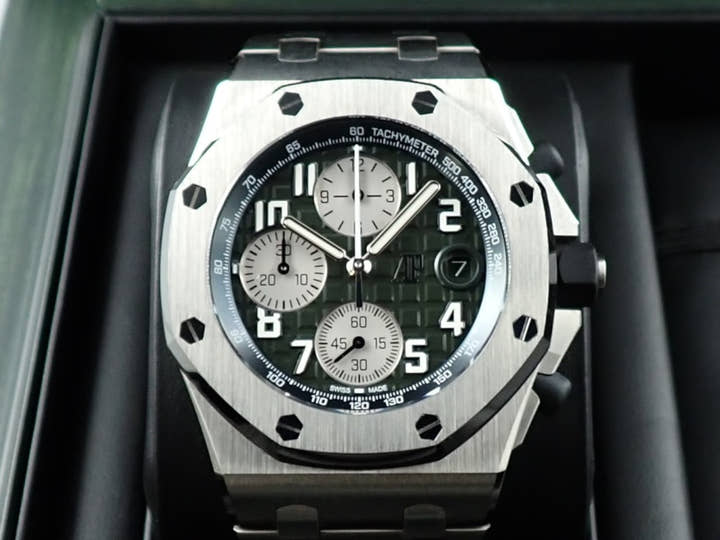 オーデマピゲ ロイヤルオーク オフショア クロノグラフ Ref.26238TI.OO.A056CA.01 チタン カーキ文字盤