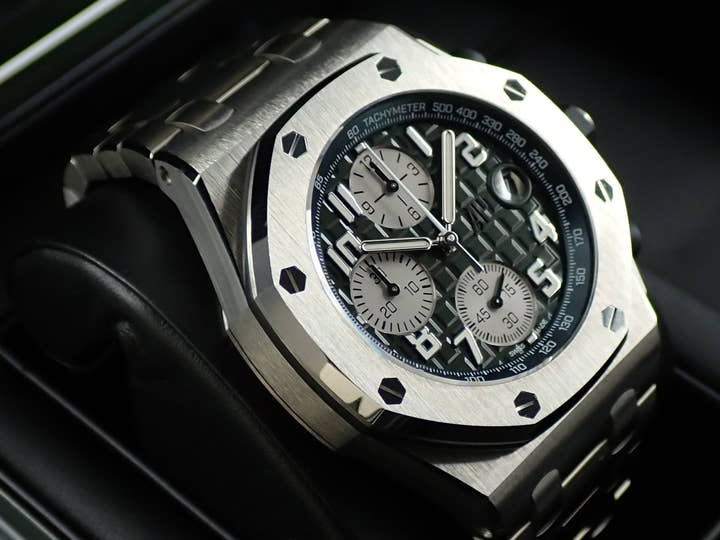 オーデマピゲ ロイヤルオーク オフショア クロノグラフ Ref.26238TI.OO.A056CA.01 チタン カーキ文字盤