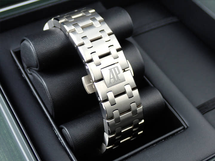 Audemars Piguet Royal Oak Offshore Chronograph <Warranty, Box, etc.>