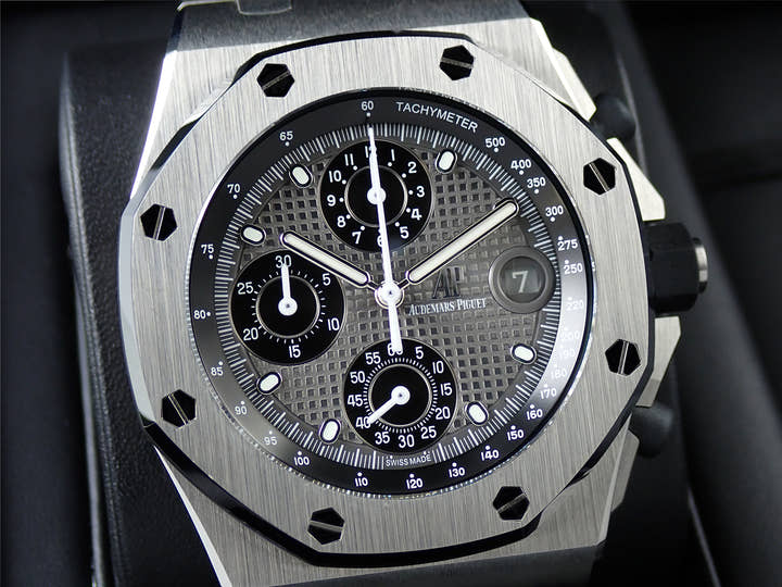 Audemars Piguet Royal Oak Offshore Chronograph <Warranty, Box, etc.>