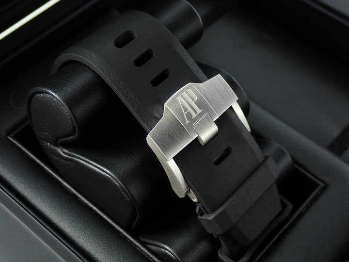 オーデマピゲ ロイヤルオーク オフショア ダイバー Ref.15720CN.OO.A002CA.01 ホワイトゴールド ブラック文字盤