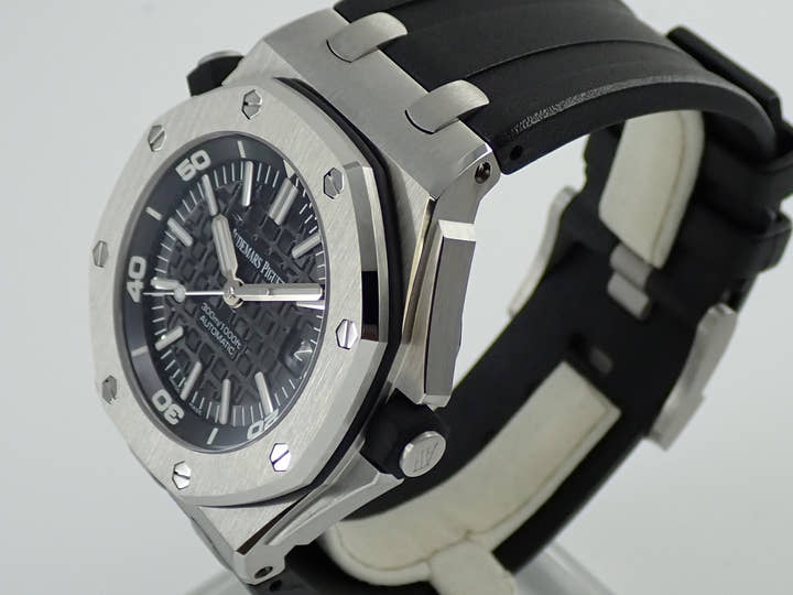オーデマピゲ ロイヤルオーク オフショア ダイバー Ref.15703ST.OO.A002CA.01 ステンレススチール ブラック文字盤