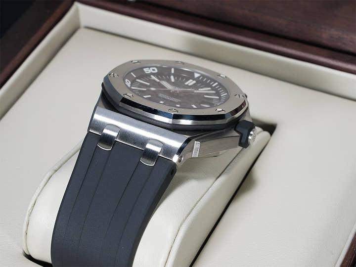 オーデマピゲ ロイヤルオーク オフショア ダイバー Ref.15703ST.OO.A002CA.01 ステンレススチール ブラック文字盤