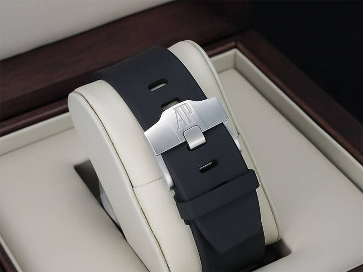 オーデマピゲ ロイヤルオーク オフショア ダイバー Ref.15703ST.OO.A002CA.01 ステンレススチール ブラック文字盤