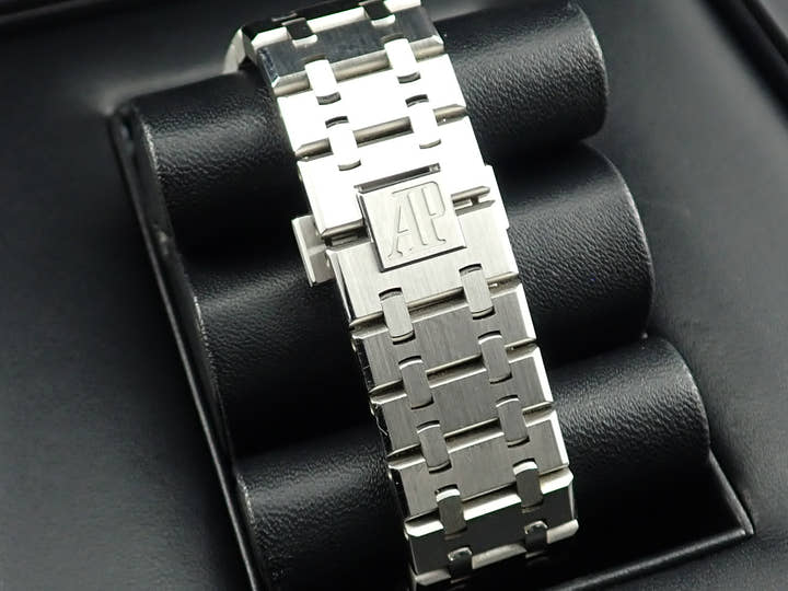 Audemars Piguet Royal Oak Chronograph Ref. 26331ST.OO.1220ST.01 Stainless Steel Blue Dial