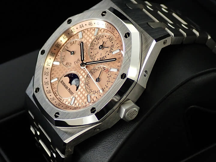 オーデマピゲ ロイヤルオーク パーペチュアルカレンダー Ref.26615TI.OO.1220TI.01 チタン サーモン文字盤