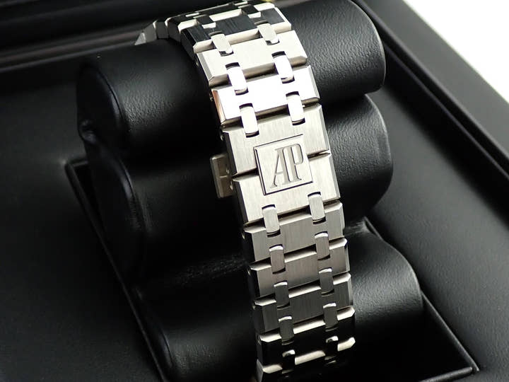 オーデマピゲ ロイヤルオーク パーペチュアルカレンダー Ref.26615TI.OO.1220TI.01 チタン サーモン文字盤