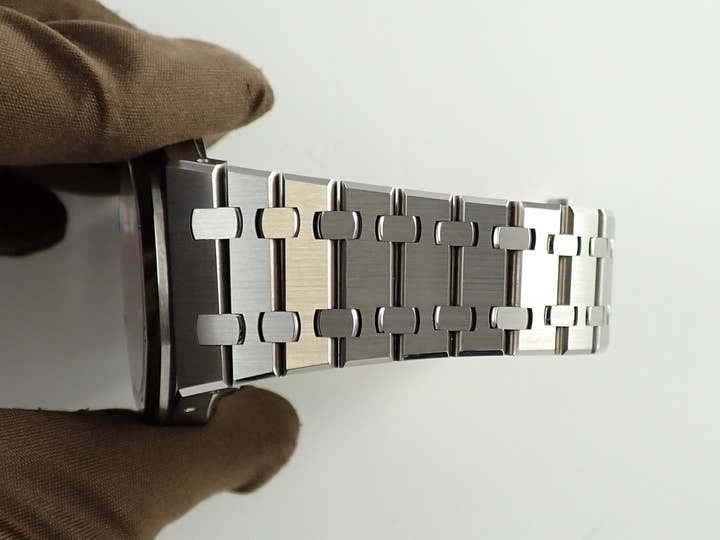 オーデマピゲ ロイヤルオーク パーペチュアルカレンダー Ref.26615TI.OO.1220TI.01 チタン サーモン文字盤