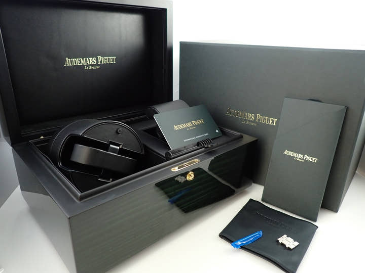 オーデマピゲ ロイヤルオーク パーペチュアルカレンダー Ref.26615TI.OO.1220TI.01 チタン サーモン文字盤