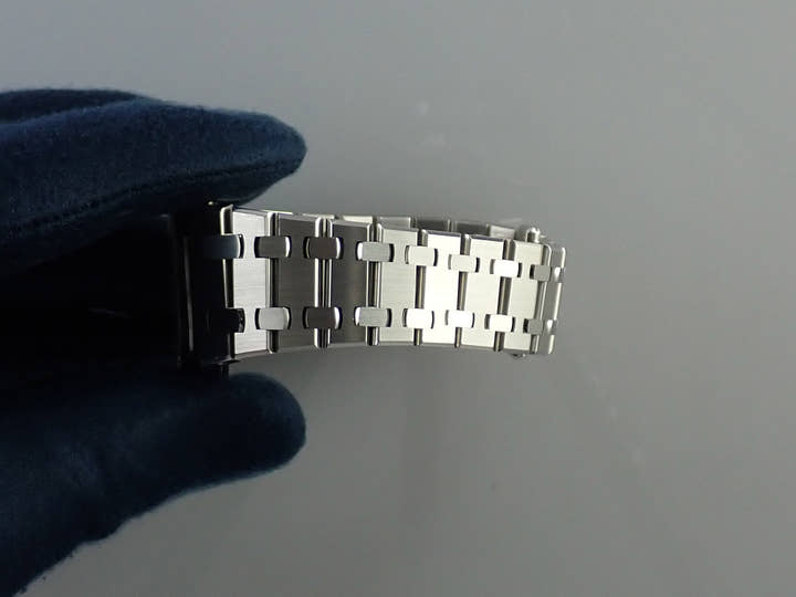 オーデマピゲ ロイヤルオーク クォーツ Ref.67650ST.OO.1261ST.01 ステンレススチール ブラック文字盤