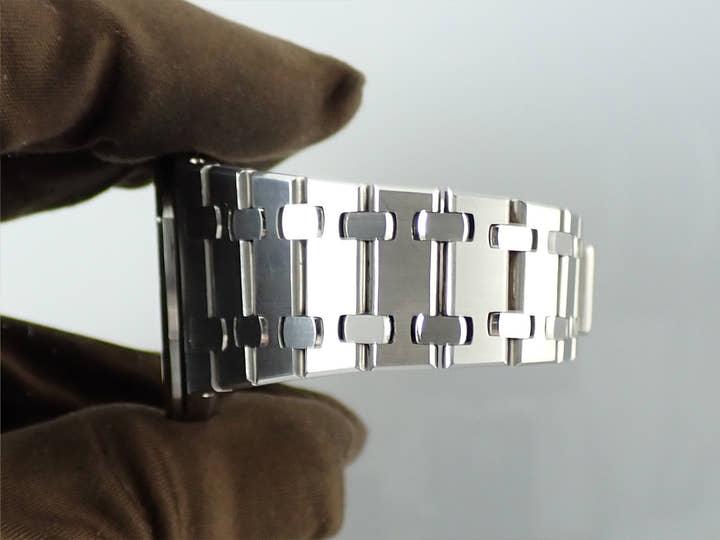 Audemars Piguet Royal Oak Quartz Ref. 56175ST/O/0789ST/07 Stainless Steel Black Grey Dial