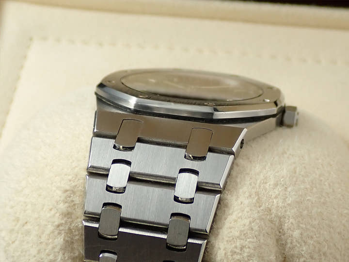 Audemars Piguet Royal Oak Quartz Ref. 56175ST/O/0789ST/07 Stainless Steel Black Grey Dial
