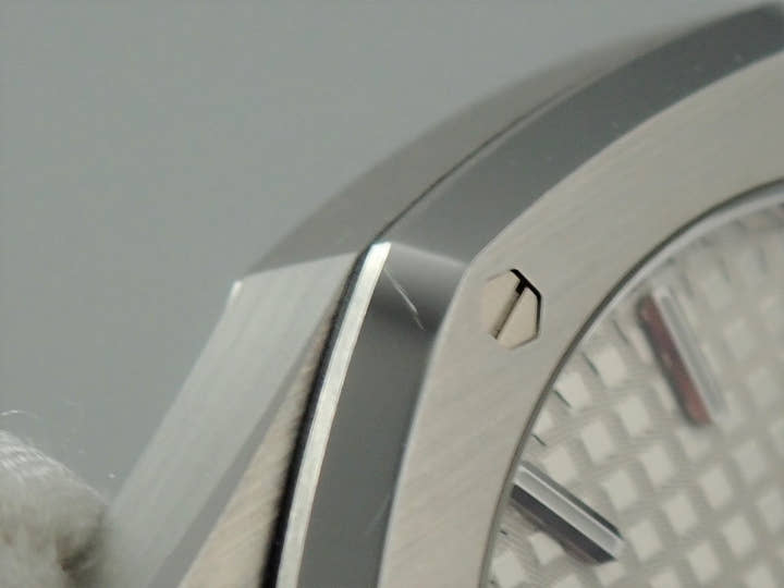 オーデマピゲ ロイヤルオーク Ref.77350ST.OO.1261ST.01 ステンレススチール シルバー文字盤