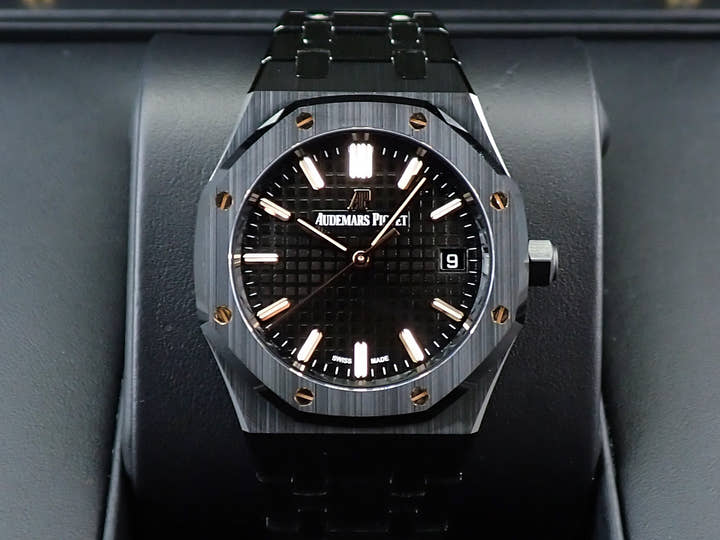 オーデマピゲ ロイヤルオーク Ref.77350CE.OO.1266CE.01 ブラックセラミック ブラック文字盤