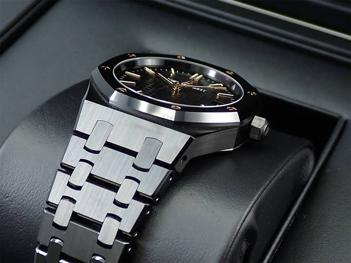 オーデマピゲ ロイヤルオーク Ref.77350CE.OO.1266CE.01 ブラックセラミック ブラック文字盤