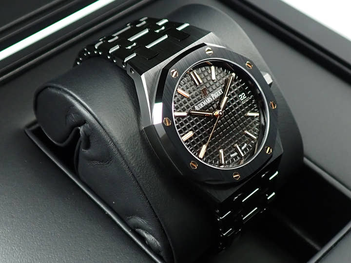 オーデマピゲ ロイヤルオーク Ref.77350CE.OO.1266CE.01 ブラックセラミック ブラック文字盤