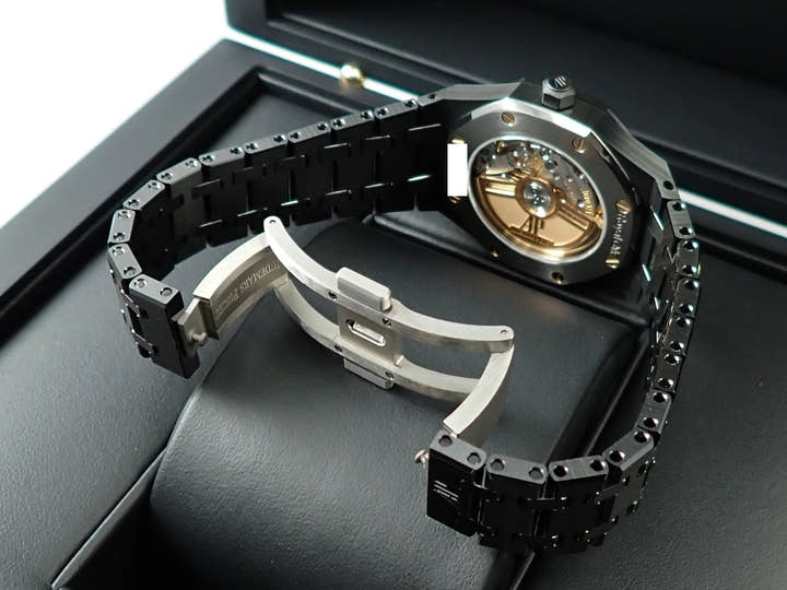 オーデマピゲ ロイヤルオーク Ref.77350CE.OO.1266CE.01 ブラックセラミック ブラック文字盤