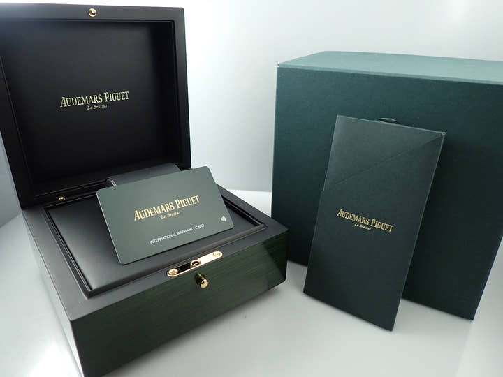 オーデマピゲ ロイヤルオーク Ref.77350CE.OO.1266CE.01 ブラックセラミック ブラック文字盤