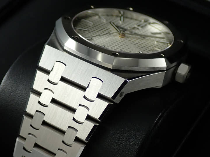 オーデマピゲ ロイヤルオーク Ref.15500ST.OO.1220ST.04 ステンレススチール シルバー文字盤